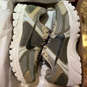 Nike Vomero 5 sneakers